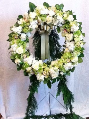 CLASSIC SYMPATHY WREATH